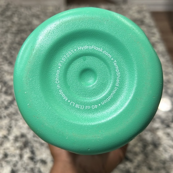 Hydro Flask 40 Oz Water Bottle - Picture 6 of 6